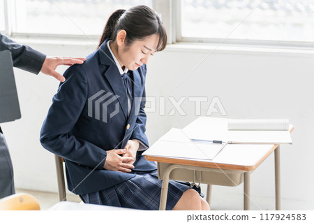 女高中生上課時腹痛 女高中生上課時腹痛 117924583