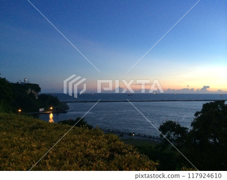 sunset seaside natural scenery sunset seaside natural scenery 117924610