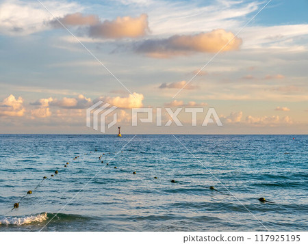 Seascape view of white sand beach in Thailand 117925195