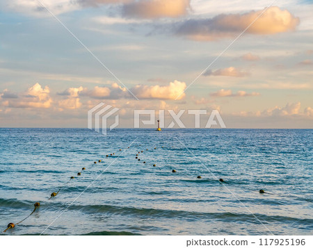 Seascape view of white sand beach in Thailand 117925196
