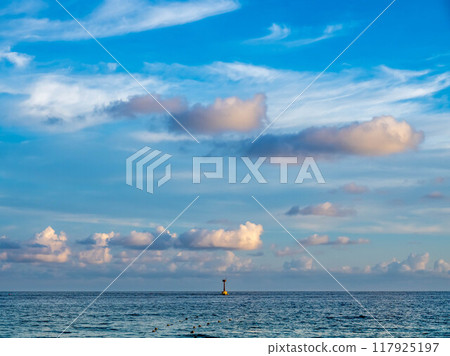 Seascape view of white sand beach in Thailand 117925197