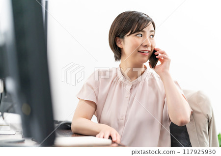 Business, PC, Female, Smartphone 117925930