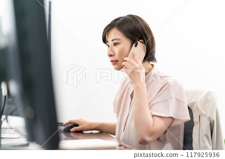 Business, PC, Female, Smartphone 117925936