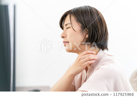 商業女性疲勞 117925968
