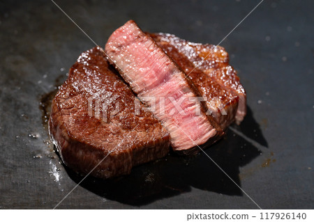 Teppanyaki Fillet Cut 117926140