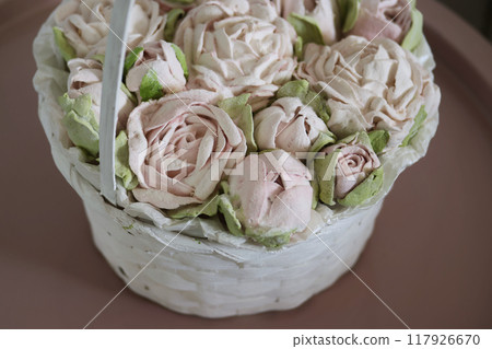 Marshmallows in a basket. Marshmallow flowers. Homemade marshmallows. Close up. Marshmallows in a basket. Marshmallow flowers. Homemade marshmallows. Close up. 117926670