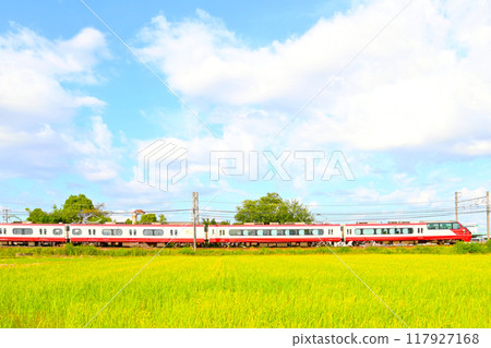 名鐵特快全景超級和秋季田園風光 117927168