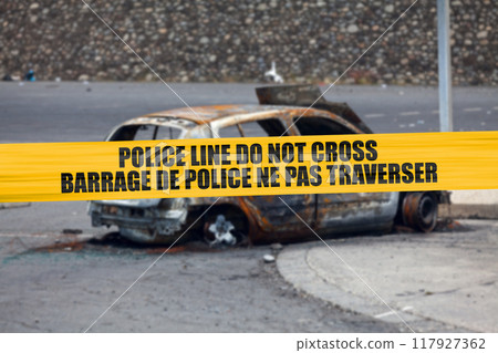 Police line do not cross - Bilingual police tape 117927362