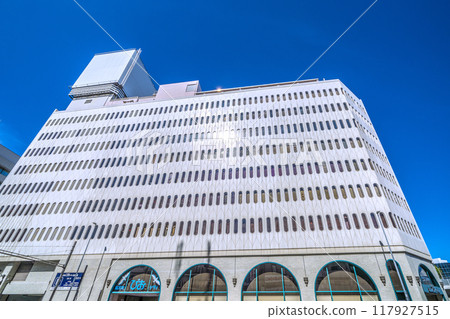 日本橫濱市景 櫻木町站，新南口前，俯瞰皮奧市等=8月17日 117927515