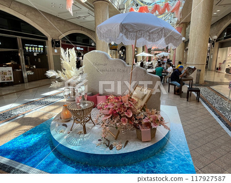Shopping Mall Beachside Rose 117927587