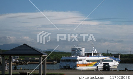 Awashima Kisen Kirara leaving Iwafune Port 117928028