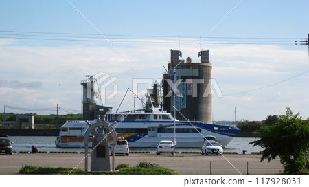 Awashima Kisen Kirara leaving Iwafune Port 117928031