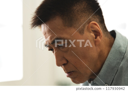 Senior men 117930942