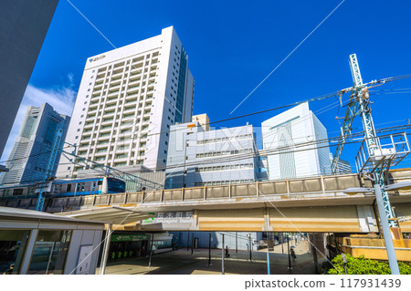 Yokohama cityscape in Japan: Sakuragicho Station, New South Exit, trains, Yokohama City Hall, Yokohama Landmark Tower, etc. (17th) Yokohama cityscape in Japan: Sakuragicho Station, New South Exit, trains, Yokohama City Hall, Yokohama Landmark Tower, etc. (17th) 117931439