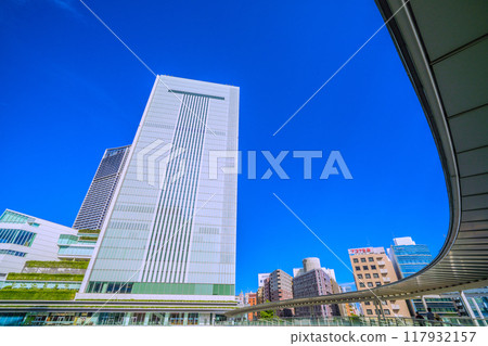 Yokohama cityscape in Japan: View of Yokohama City Hall and other buildings from the pedestrian bridge in front of the new south exit of Sakuragicho Station (August 17th) Yokohama cityscape in Japan: View of Yokohama City Hall and other buildings from the pedestrian bridge in front of the new south exit of Sakuragicho Station (August 17th) 117932157