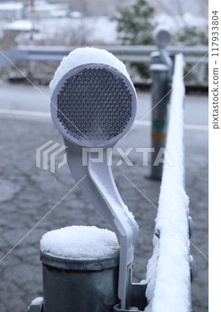 岐阜縣揖斐川町的積雪反光板和護欄 岐阜縣揖斐川町的積雪反光板和護欄 117933804