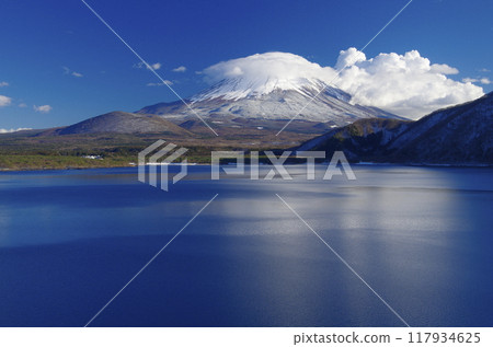 Fuji in winter as seen from Lake Motosu Fuji in winter as seen from Lake Motosu 117934625