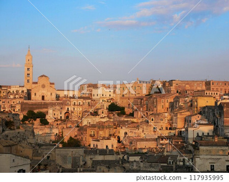 馬泰拉的日落（義大利） 117935995