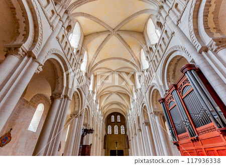 Church de la Trinite in Ladies abbey, Caen, normandy, France Church de la Trinite in Ladies abbey, Caen, normandy, France 117936338