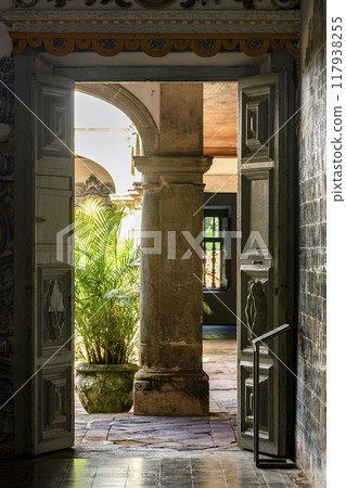 Door inside an old baroque church Door inside an old baroque church 117938255