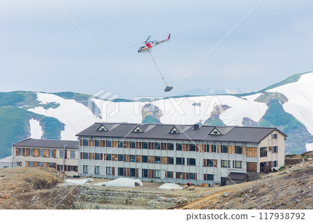 Early summer on the Tateyama Kurobe Alpine Route: Murododaira with snow still remaining, Raichoso Early summer on the Tateyama Kurobe Alpine Route: Murododaira with snow still remaining, Raichoso 117938792