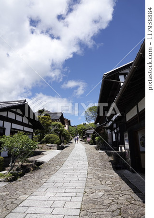 馬込宿的舊街景和陡峭的鵝卵石路面 117938884