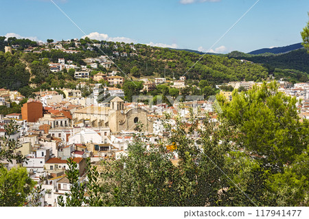 The historic city of Tossa de Mar and the Church of St. Vincent (Spain) 117941477