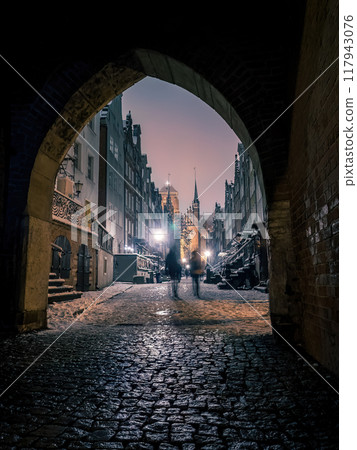 Mariacka street at night, winter time, Danzig, Poland 117943076