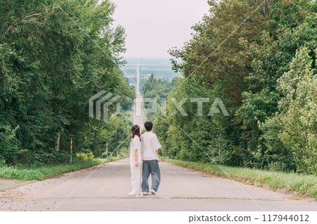 北海道和情侶的壯麗景色 北海道和情侶的壯麗景色 117944012