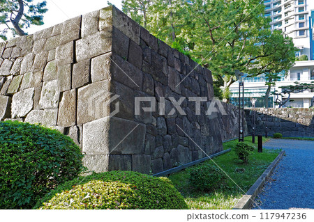 舊江戶城（皇宮）和田倉門砲塔石牆[東京都千代田區] 117947236