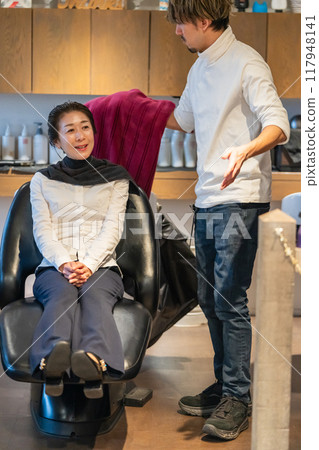 shampoo, hairdressing salon, gents 117948141