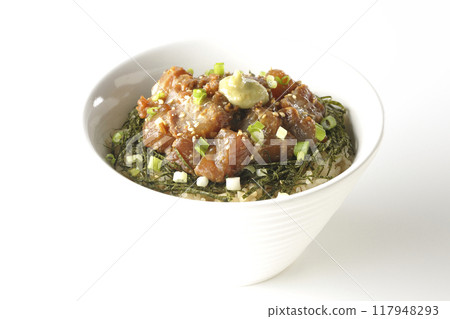 白色背景下拍攝的黑鯛味噌醃飯碗 白色背景下拍攝的黑鯛味噌醃飯碗 117948293