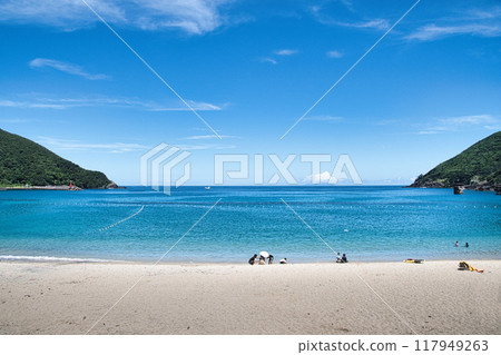 屋久島 Issou 海灘的蔚藍大海與天空 117949263