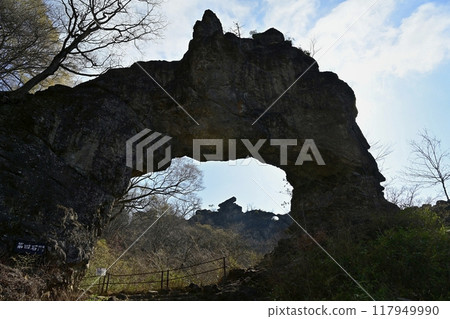 The rocky peak of the fourth stone gate of Mt. Myogi and the rocky peak of the cannon rock seen from the gate hole The rocky peak of the fourth stone gate of Mt. Myogi and the rocky peak of the cannon rock seen from the gate hole 117949990