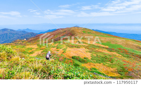 秋季攀登燒石岳（燒石嶽山頂）：眺望東燒石岳 117950117