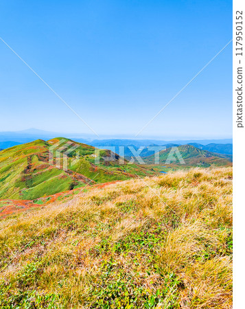 秋季攀登燒石岳(燒石嶽山頂):眺望西燒石岳 秋季攀登燒石岳(燒石嶽山頂):眺望西燒石岳 117950152