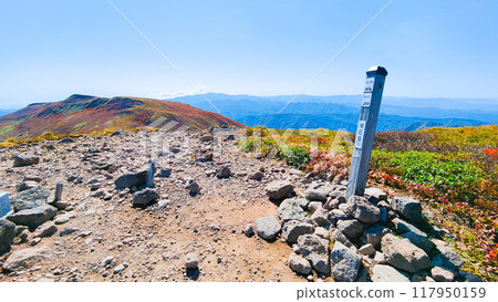 Climbing Mt. Yakeishi in autumn (peak of Mt. Yakeishi) 117950159