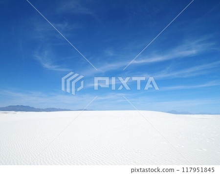 America's white sand dunes and blue sky America's white sand dunes and blue sky 117951845