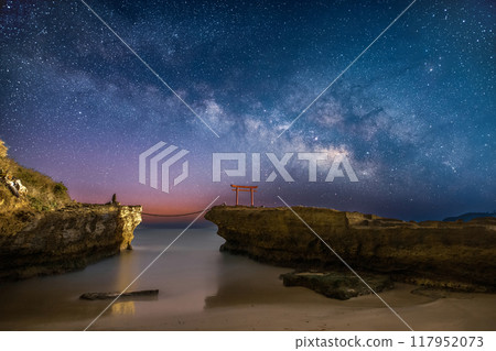 [Shizuoka Prefecture] Torii gate and Milky Way at Shirahama Beach in Shimoda City 117952073