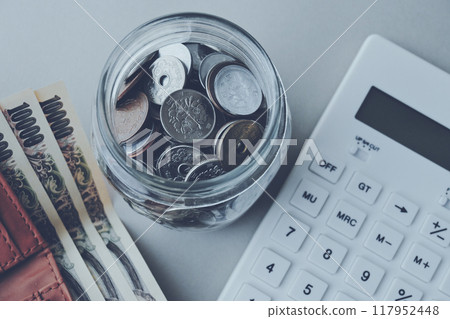 Japanese yen and calculator Money management image 117952448