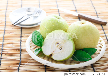 Autumn Taste Nijisseiki Pear 117953151