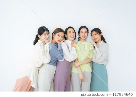 Casual fashion middle-aged women group 117954640