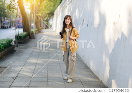 Traveler young asian woman in her 30s 117954663