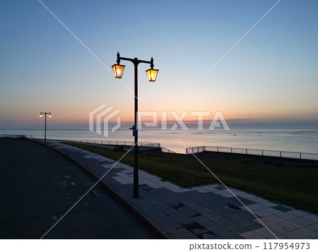 黃昏時空蕩蕩的宗谷岬海岸的鳥瞰圖 黃昏時空蕩蕩的宗谷岬海岸的鳥瞰圖 117954973