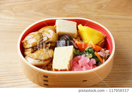 Scallop rice 117956557