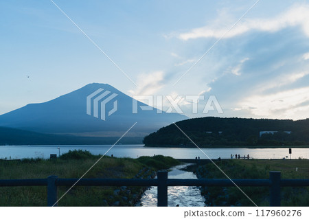 富士山 富士山 117960276