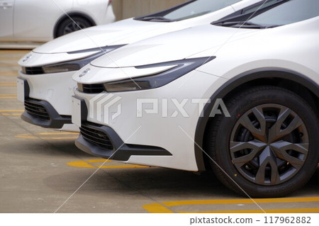 Car image: Two Toyota Prius cars lined up 117962882