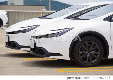 Car image: Toyota 5th generation Prius front nose 117962883