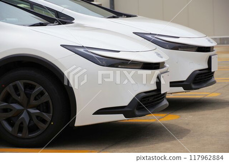 Car image: Toyota 5th generation Prius front nose 117962884