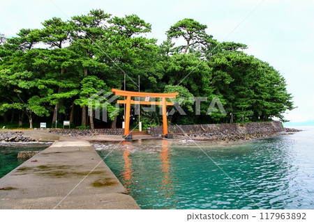 Toda Moroguchi Shrine, a shrine to Princess Ototachibana that protects a historic, natural harbor 117963892